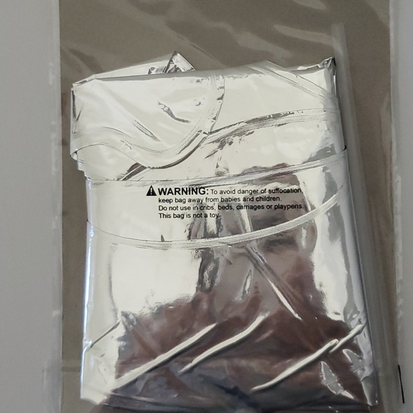 🆕️  Silver "Hello" Foil Balloon Letters - Picture 5 of 5